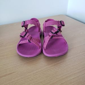 Rafter Criss Cross Sandals  Women's Size 7.